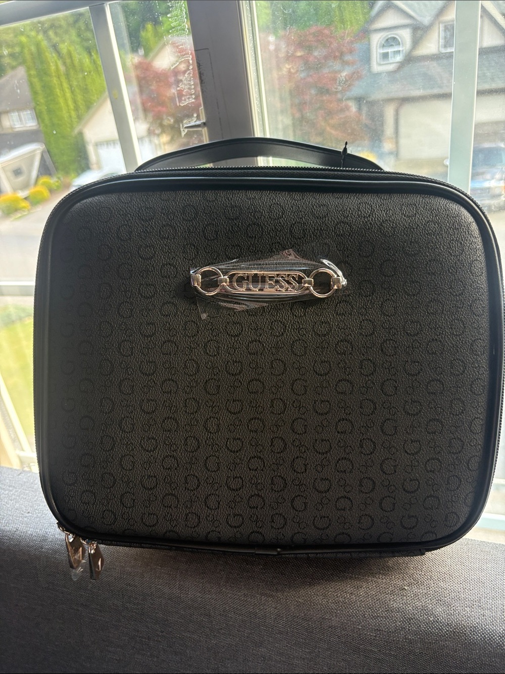 GUESS black Cosmetic Organizer Case with Gold Logo